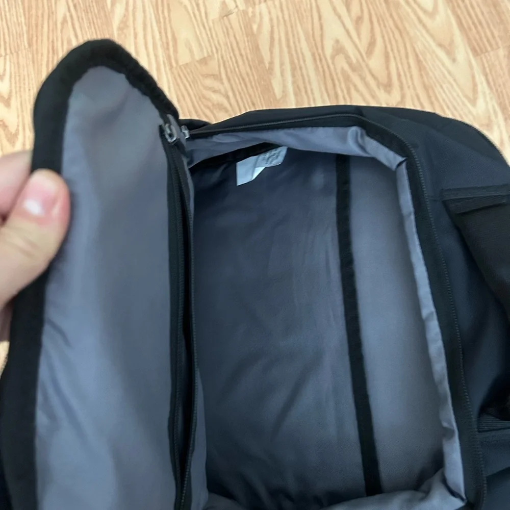 Backpack - Picture 3 of 7